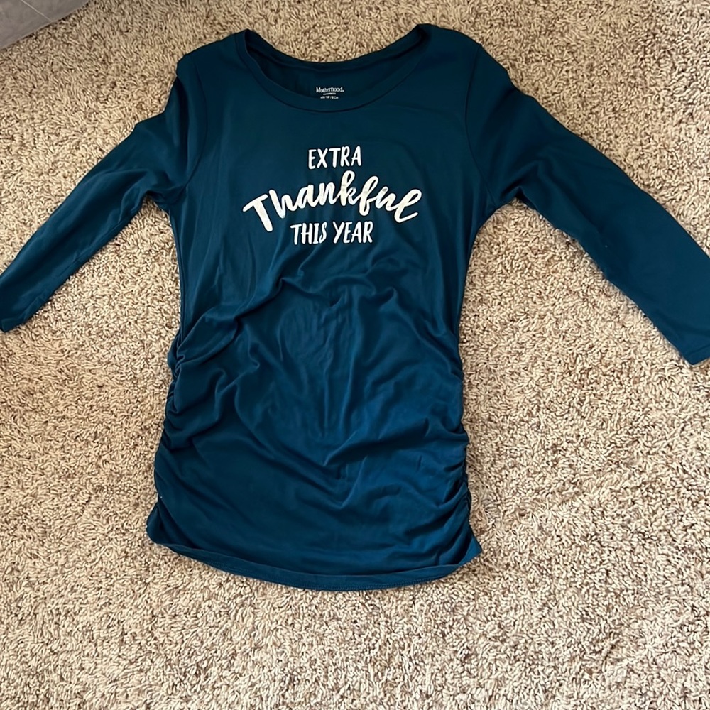 BNWOT XS long-sleeved “Extra Thankful This Year” holiday graphic maternity tee